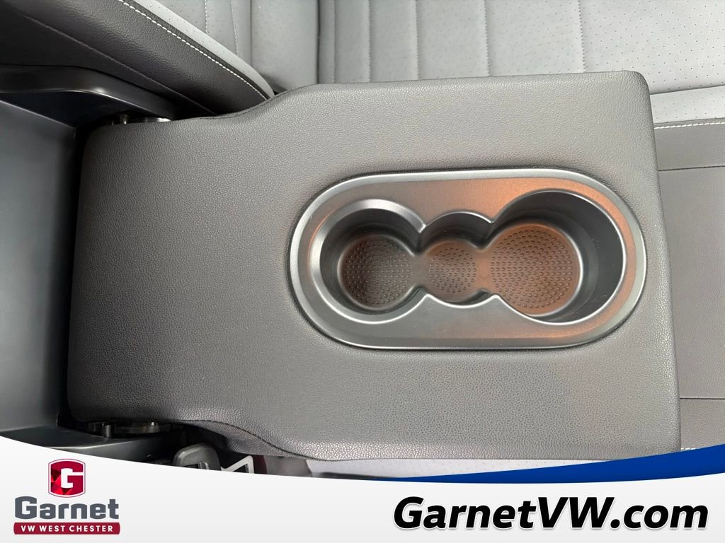 Used 2025 Volkswagen Jetta SE w/ Sunroof Package image 31