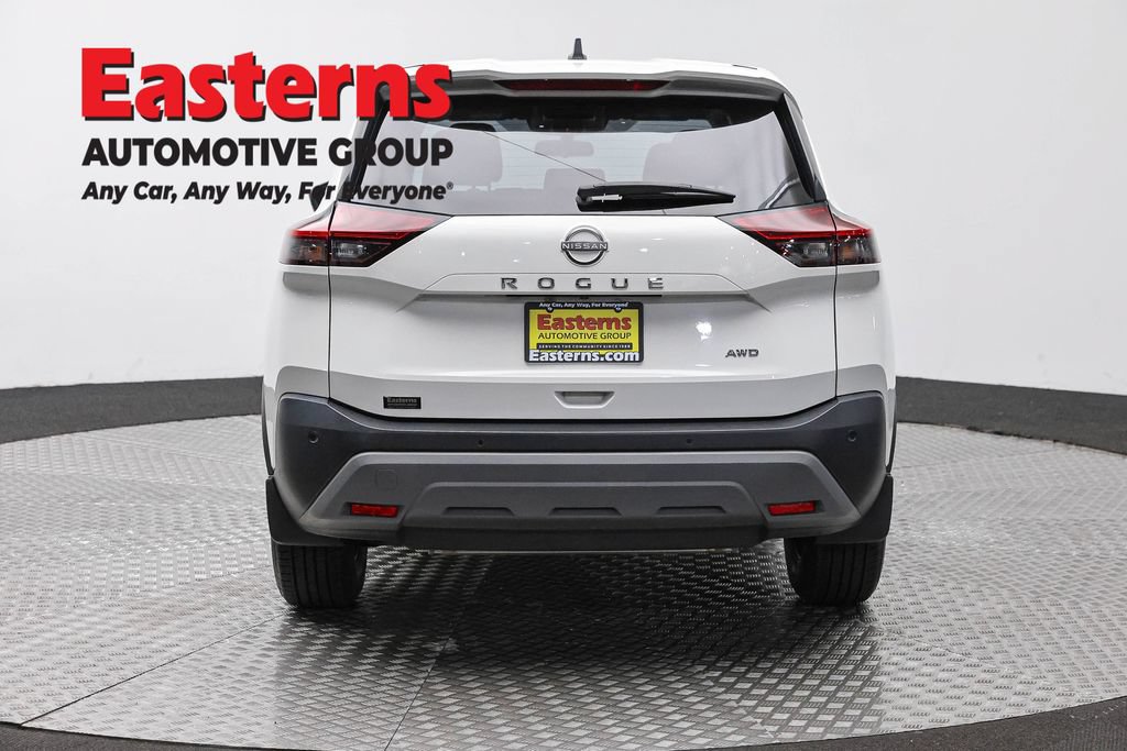 Used 2023 Nissan Rogue S AWD/4WD image 6