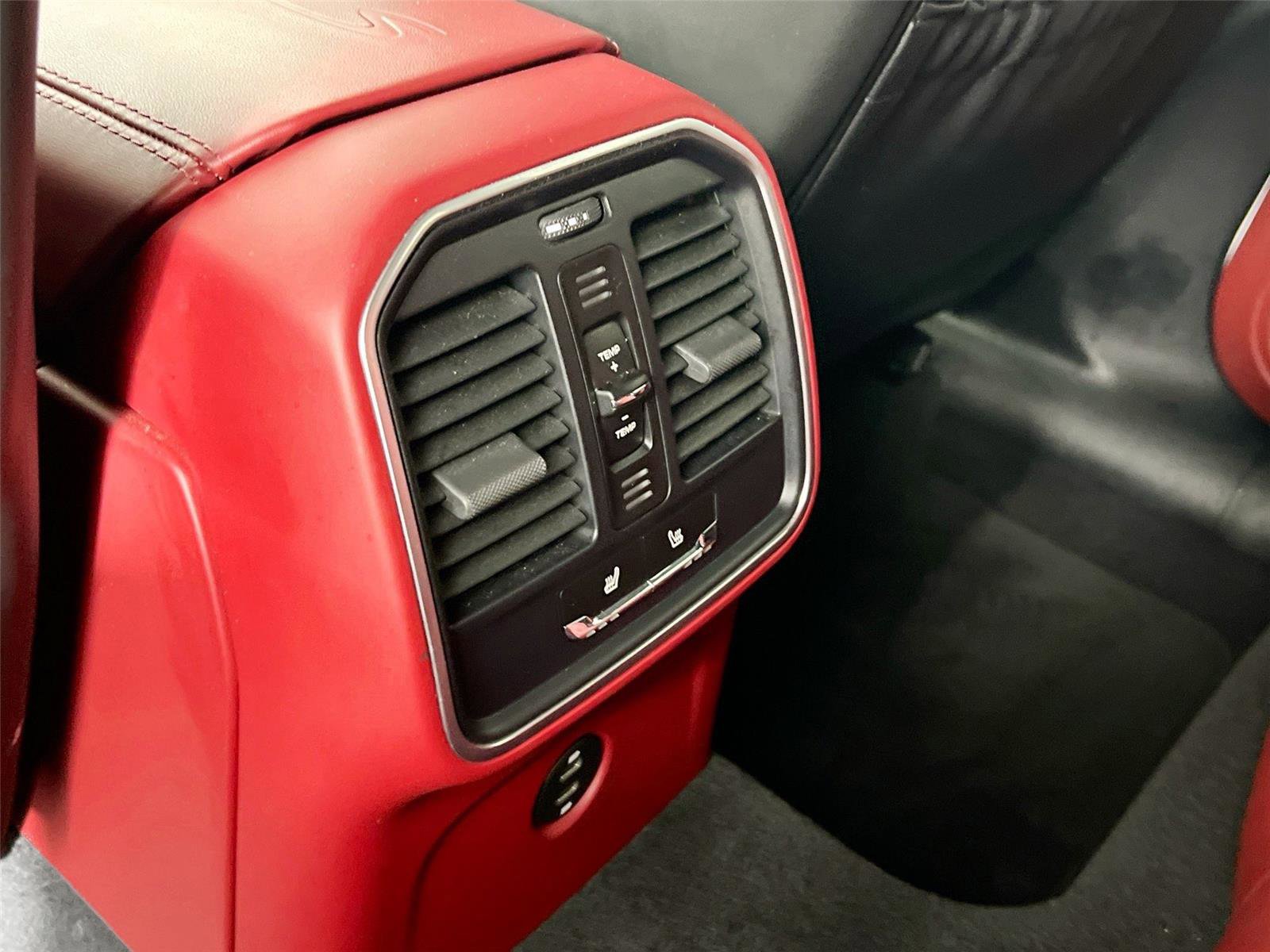 Used 2023 Porsche Macan S image 23