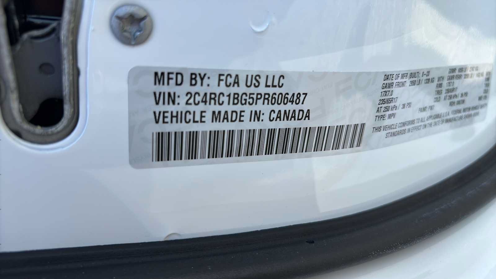Used 2023 Chrysler Pacifica Touring-L FWD image 15