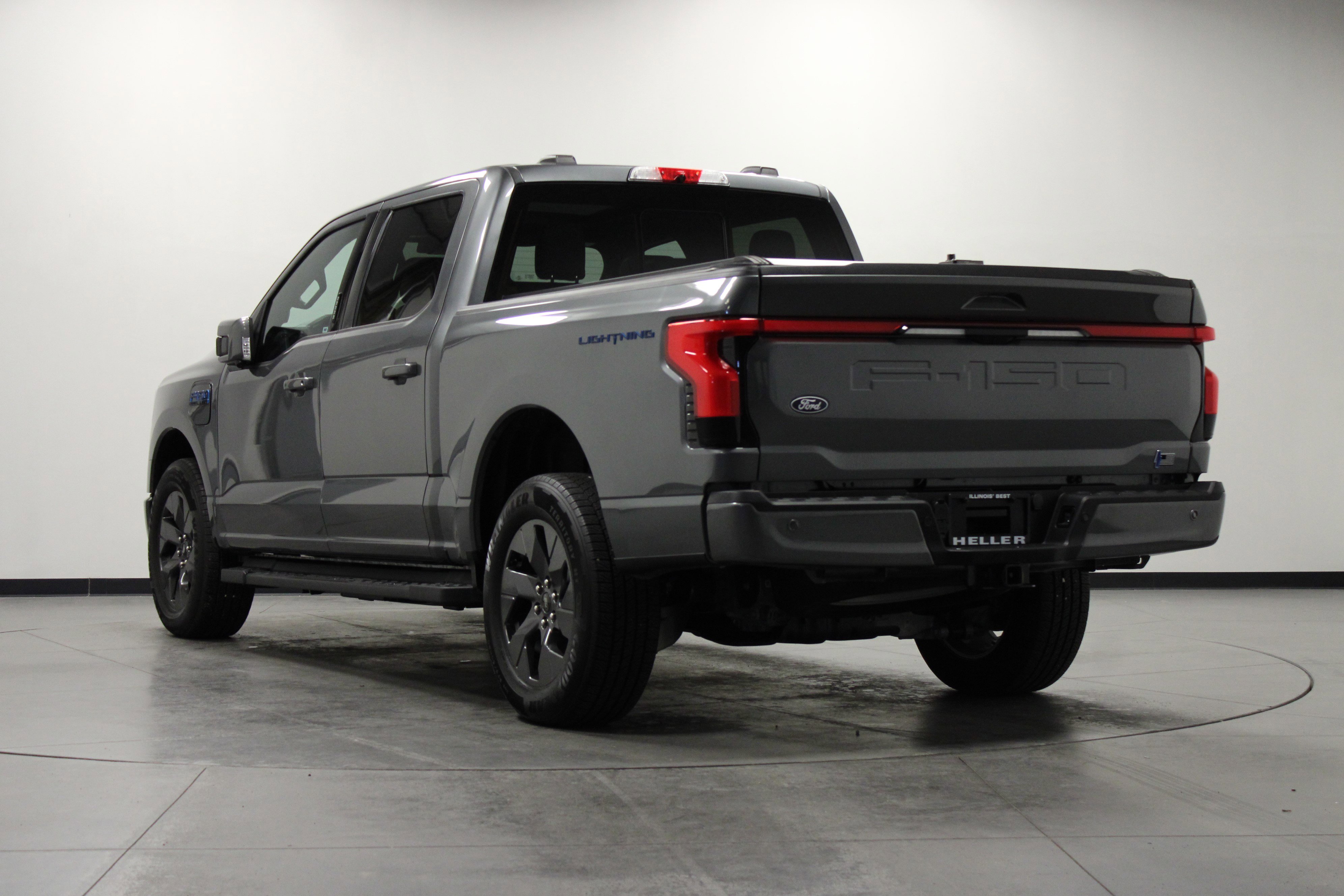 Used 2024 Ford F150 Lightning Lariat AWD/4WD image 6