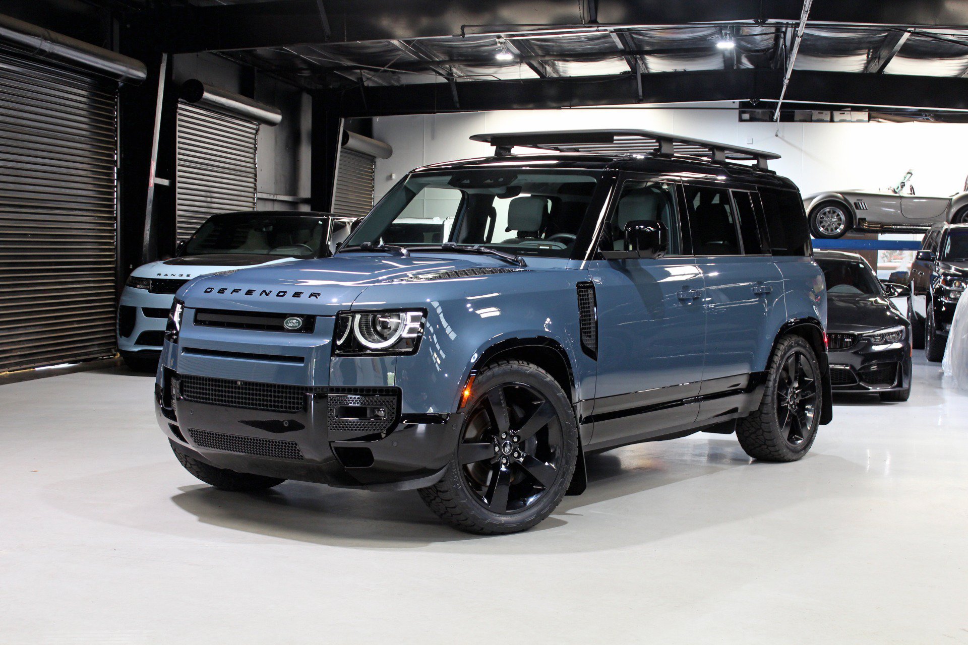 Used 2025 Land Rover Defender 110 X-Dynamic SE AWD/4WD image 82