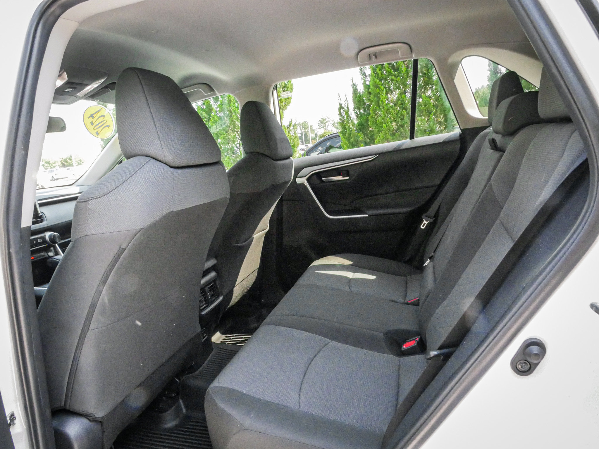 Used 2024 Toyota RAV4 XLE FWD image 30