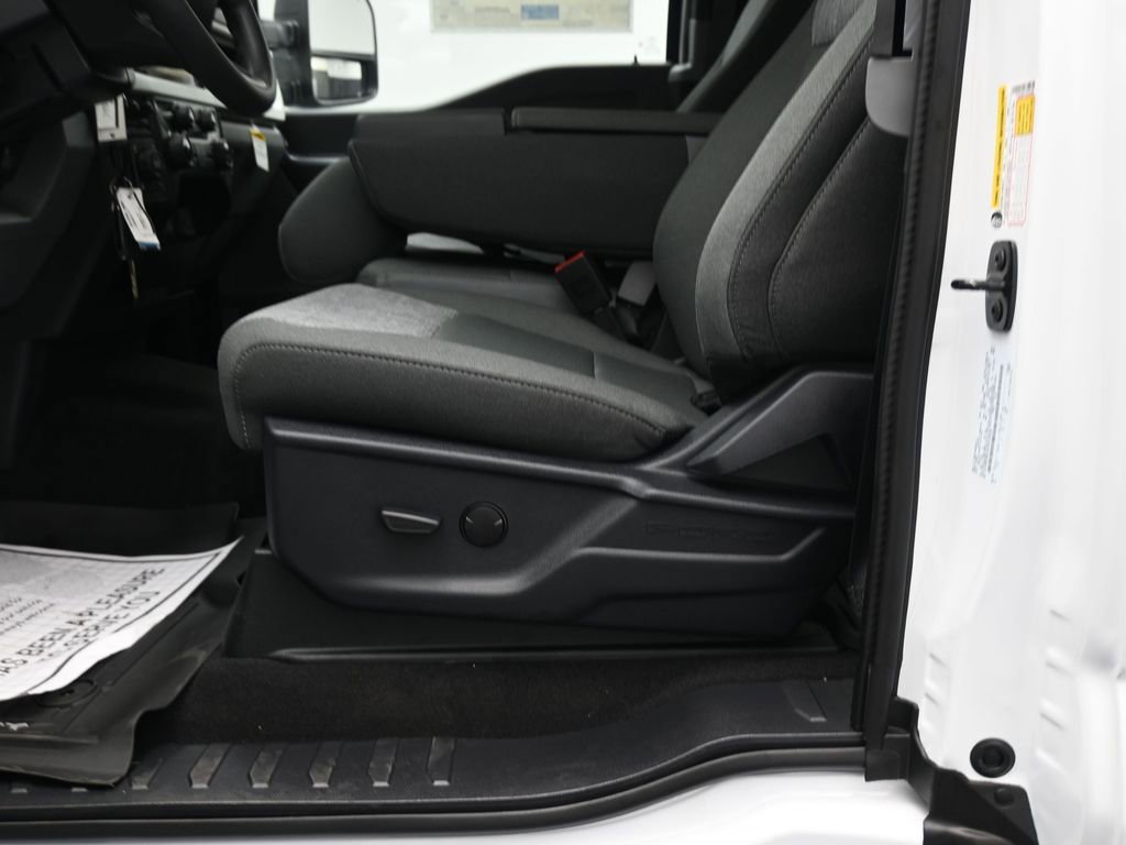 New 2026 Ford F350 XLT w/ FX4 Off-Road Package image 10