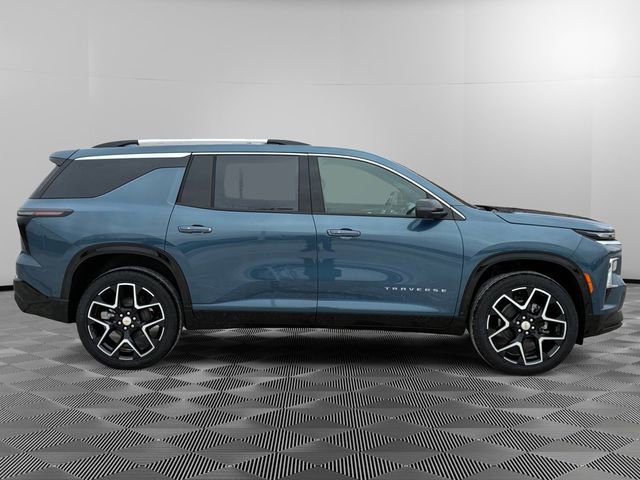 New 2026 Chevrolet Traverse High Country image 2
