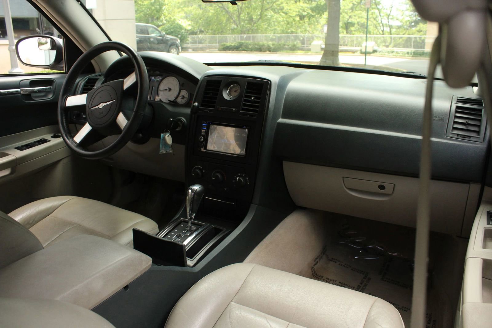 Used 2005 Chrysler 300 Touring RWD image 26