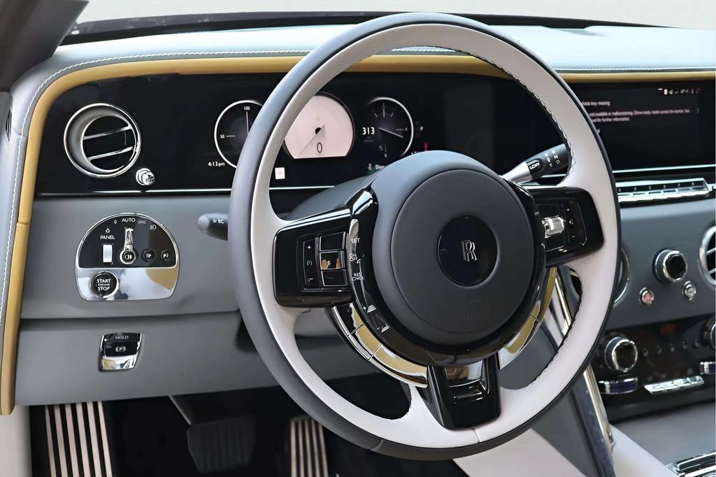 Used 2026 Rolls-Royce Cullinan AWD/4WD image 6