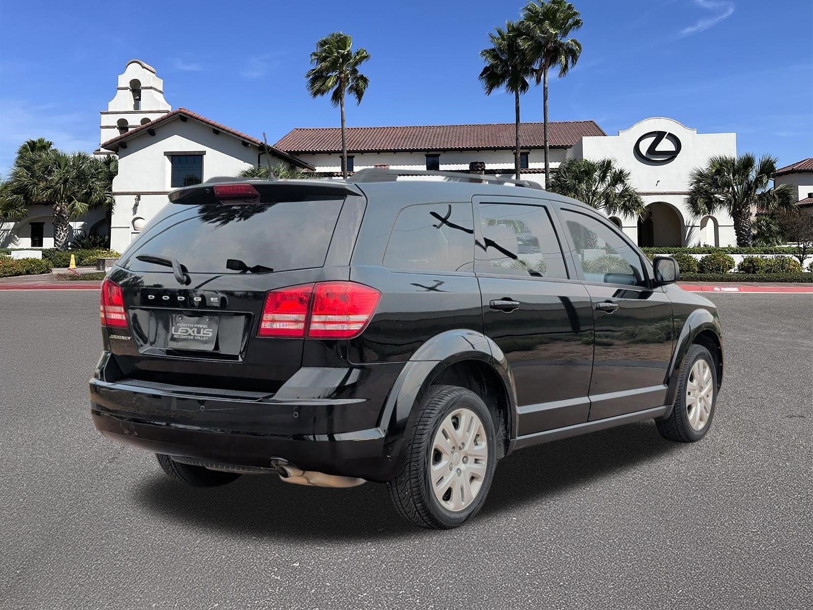 Used 2020 Dodge Journey SE FWD image 2