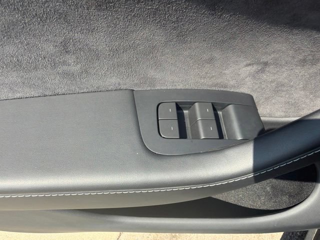 Used 2023 Tesla Model Y Long Range AWD/4WD image 26