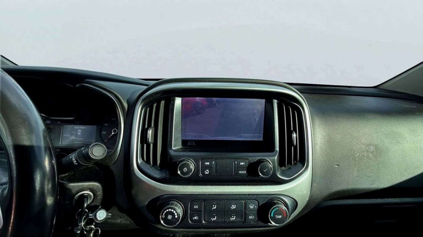 Used 2020 Chevrolet Colorado LT w/ Safety Package image 11