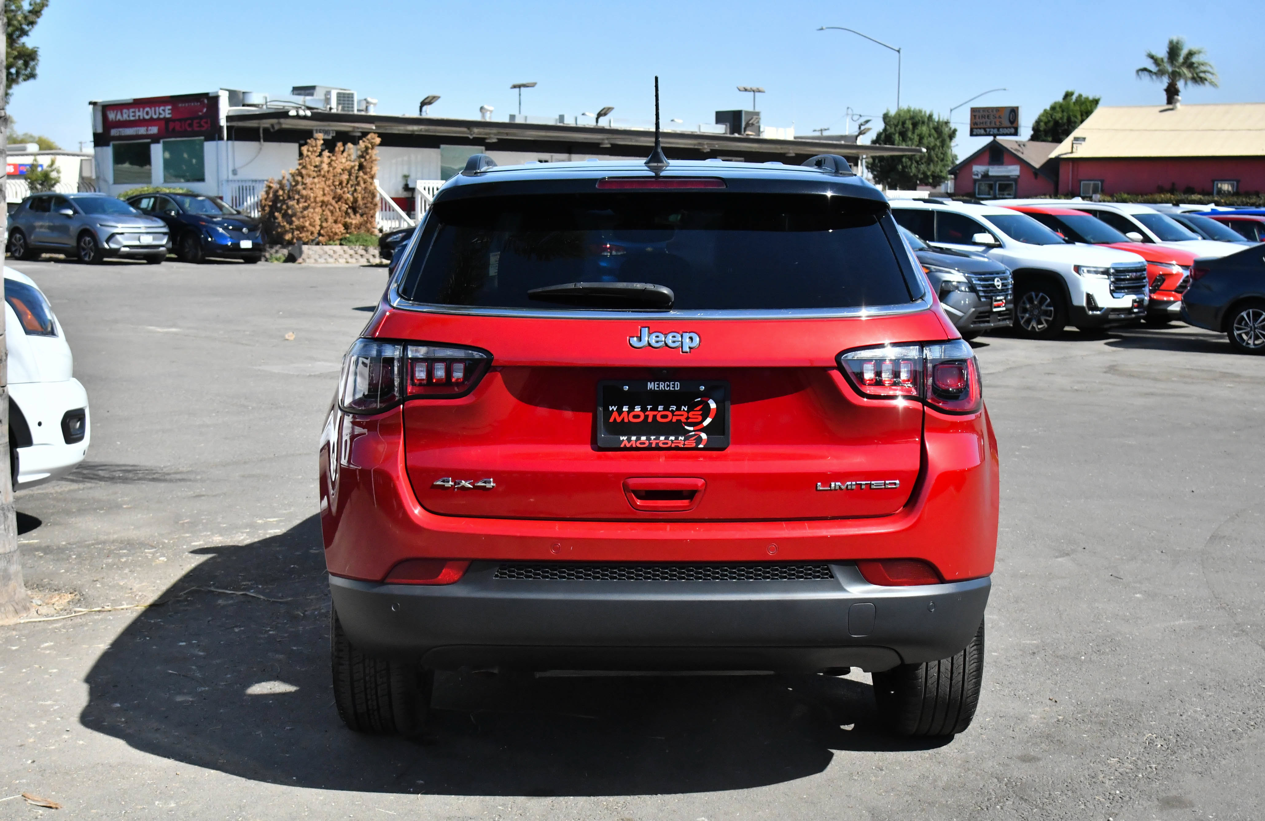Used 2025 Jeep Compass Limited AWD/4WD image 7