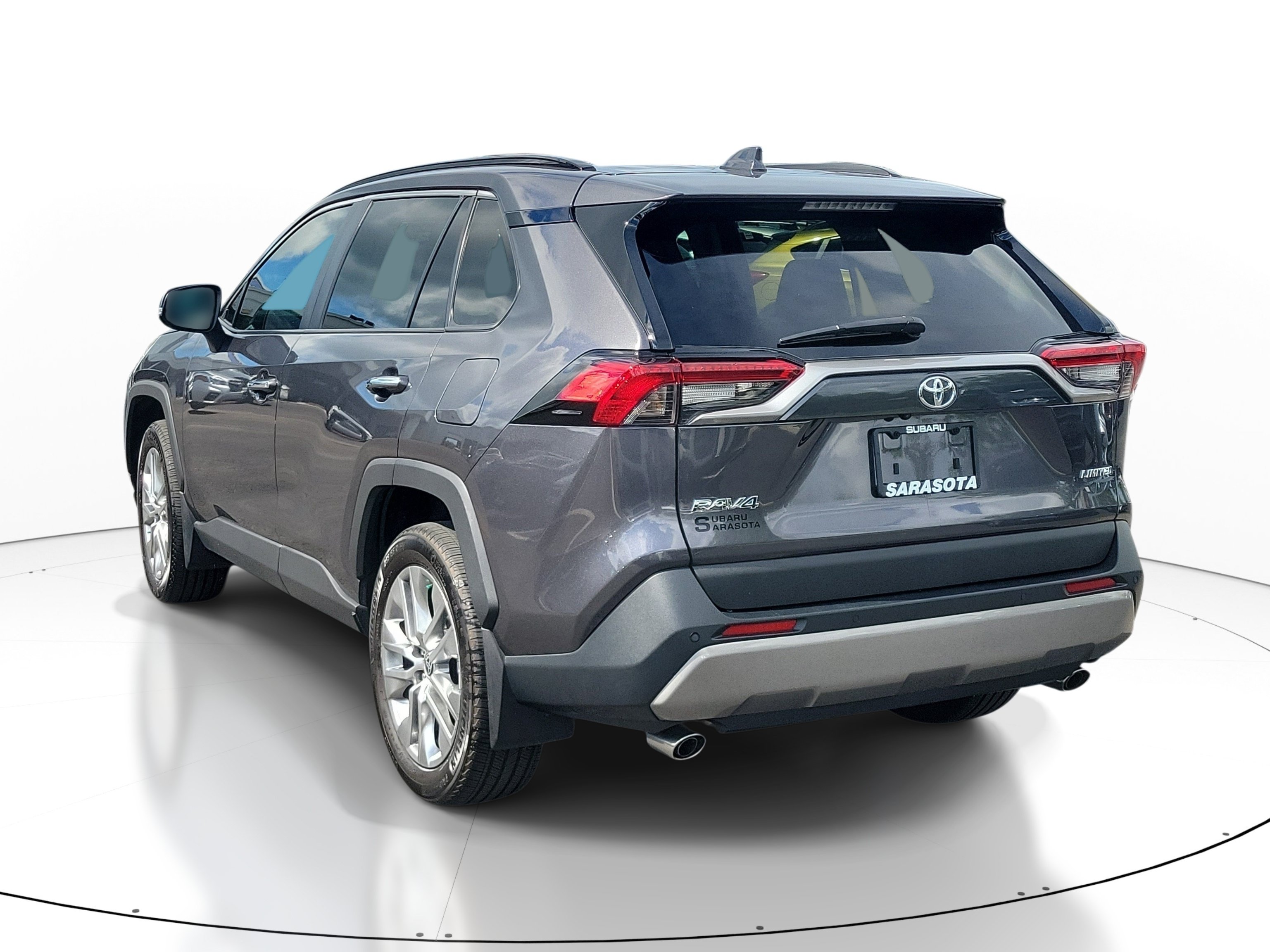Used 2024 Toyota RAV4 Limited FWD image 4