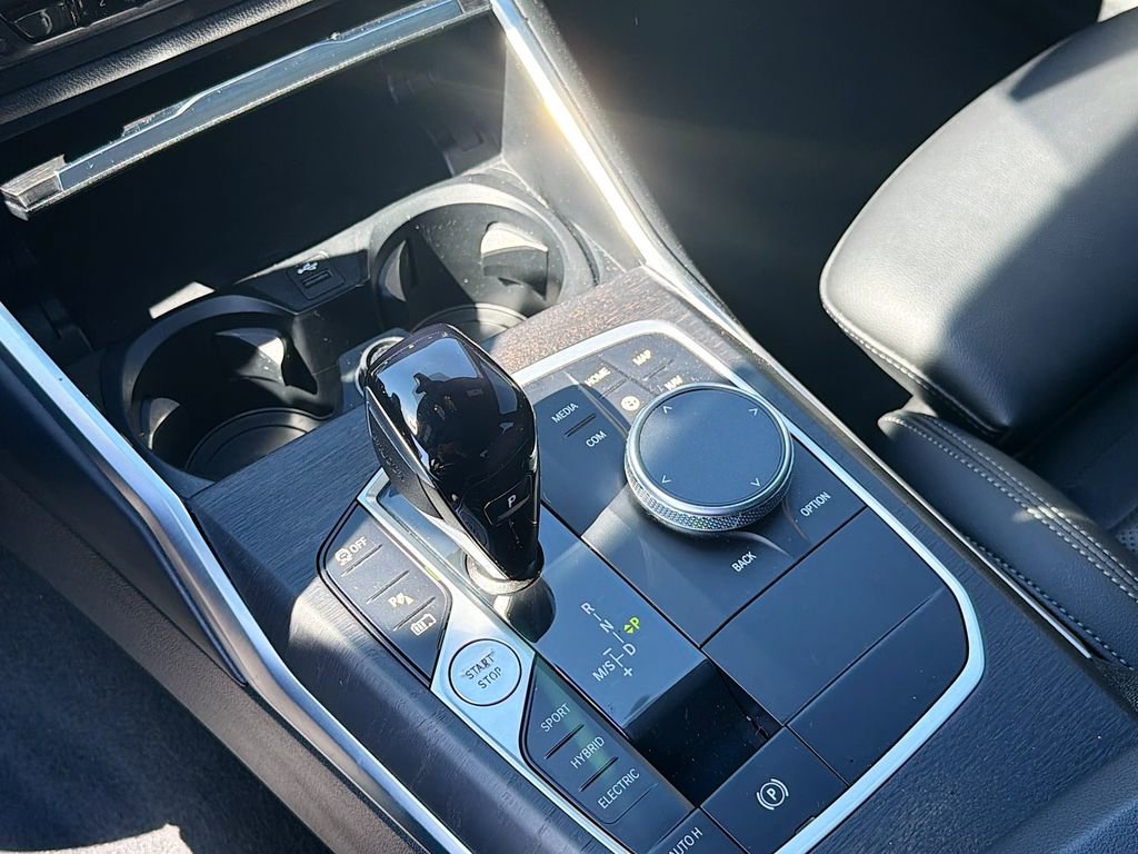 Used 2022 BMW 330e w/ Driving Assistance Package image 17