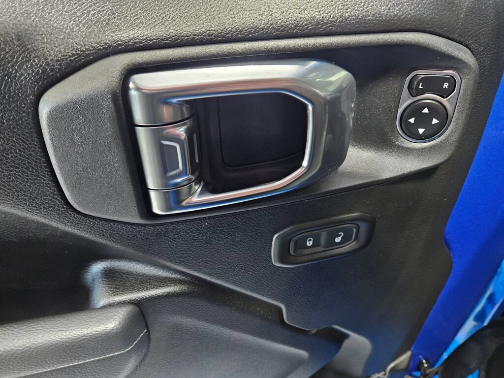 New 2025 Jeep Gladiator Sport AWD/4WD image 17