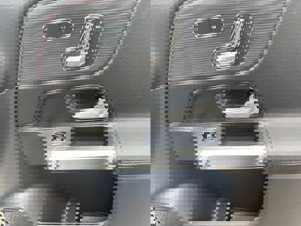 Certified 2023 Mercedes-Benz GLB 250 4MATIC image 15