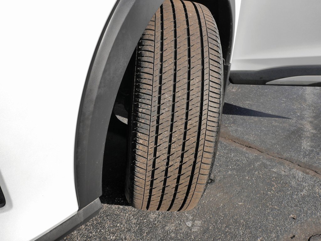 Used 2023 Nissan Kicks SR w/ SR Premium Package image 30