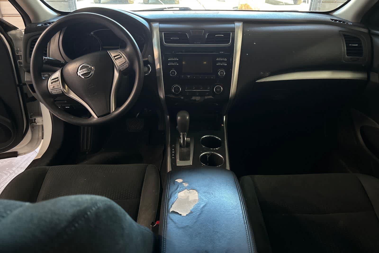 Used 2015 Nissan Altima 2.5 S w/ Special Edition Package FWD image 4