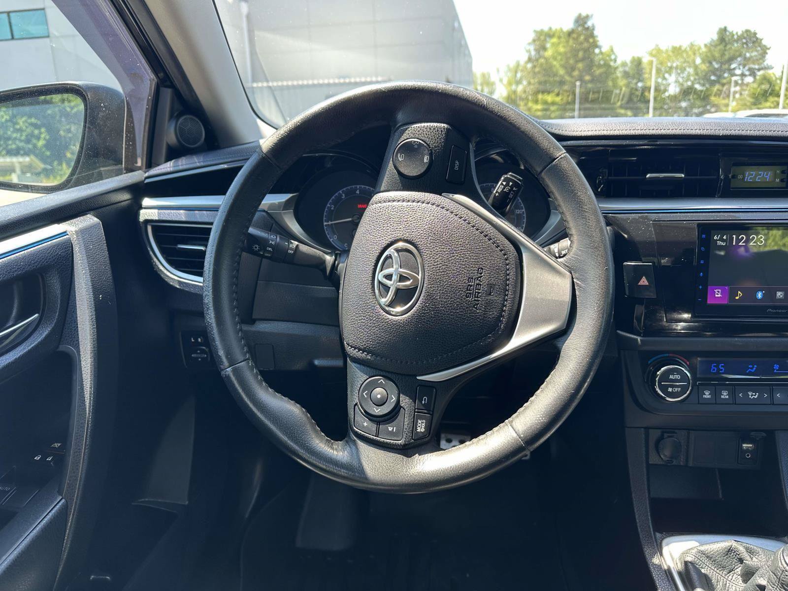 Used 2015 Toyota Corolla S FWD image 11