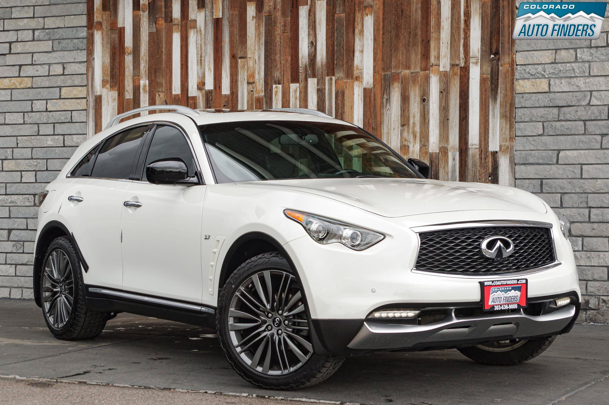 Used 2017 INFINITI QX70 AWD w/ Limited Package image 9
