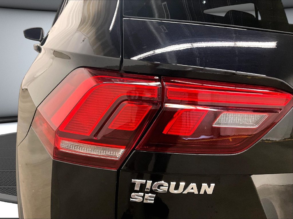 Used 2021 Volkswagen Tiguan SE R-Line AWD/4WD image 23