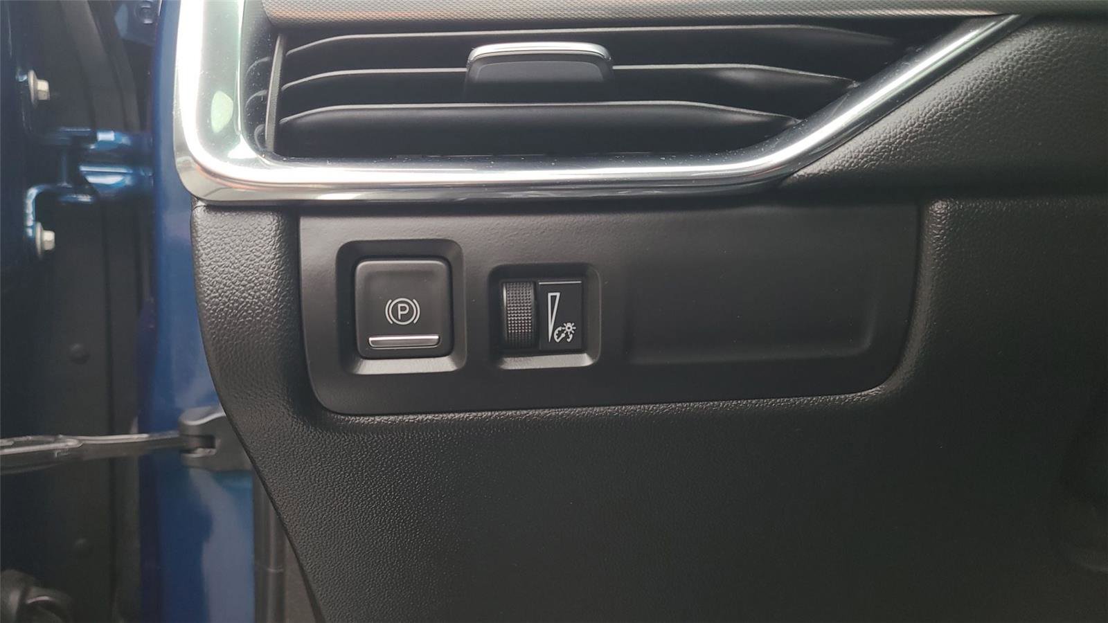 Used 2019 Cadillac XT4 Premium Luxury AWD/4WD image 14