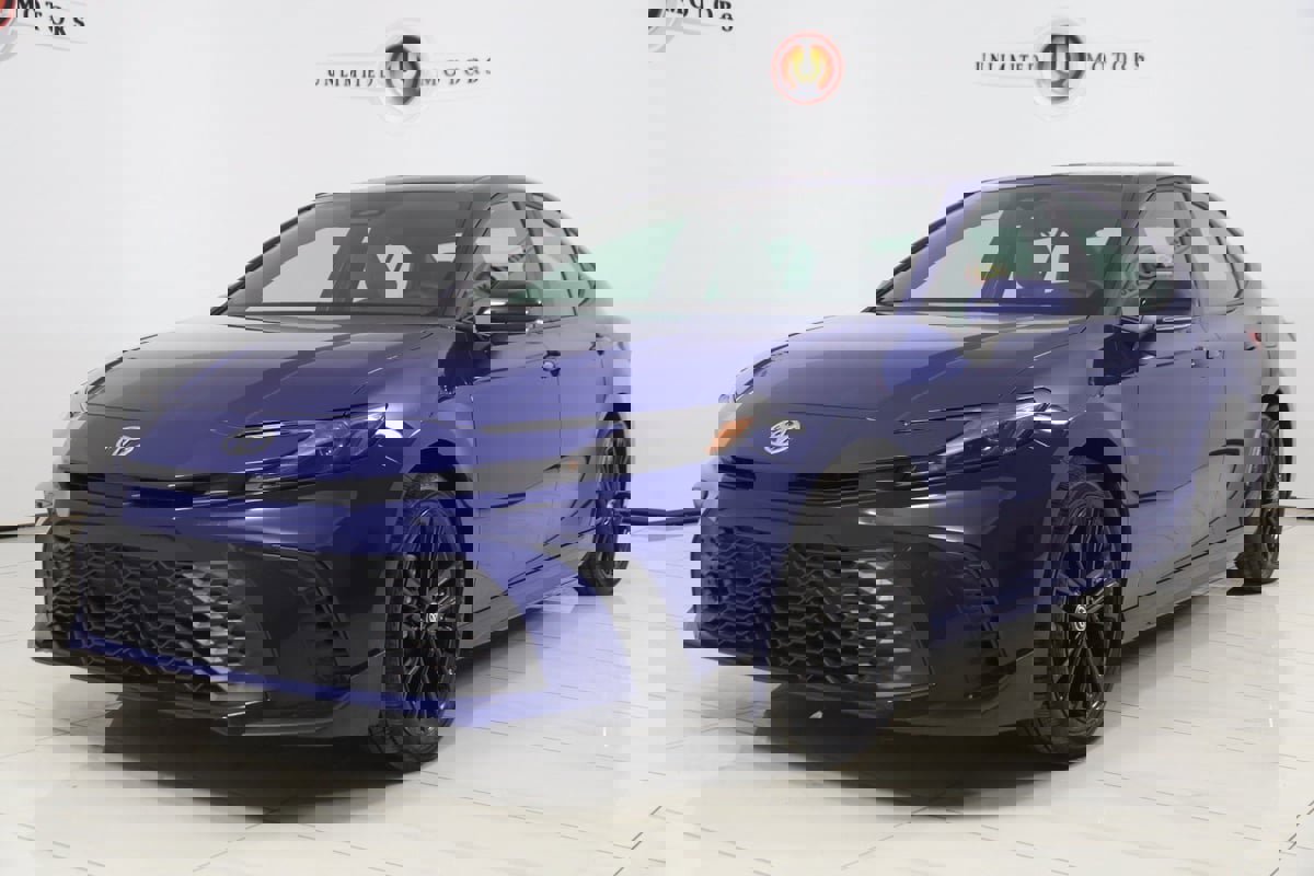 Used 2025 Toyota Camry SE image 5