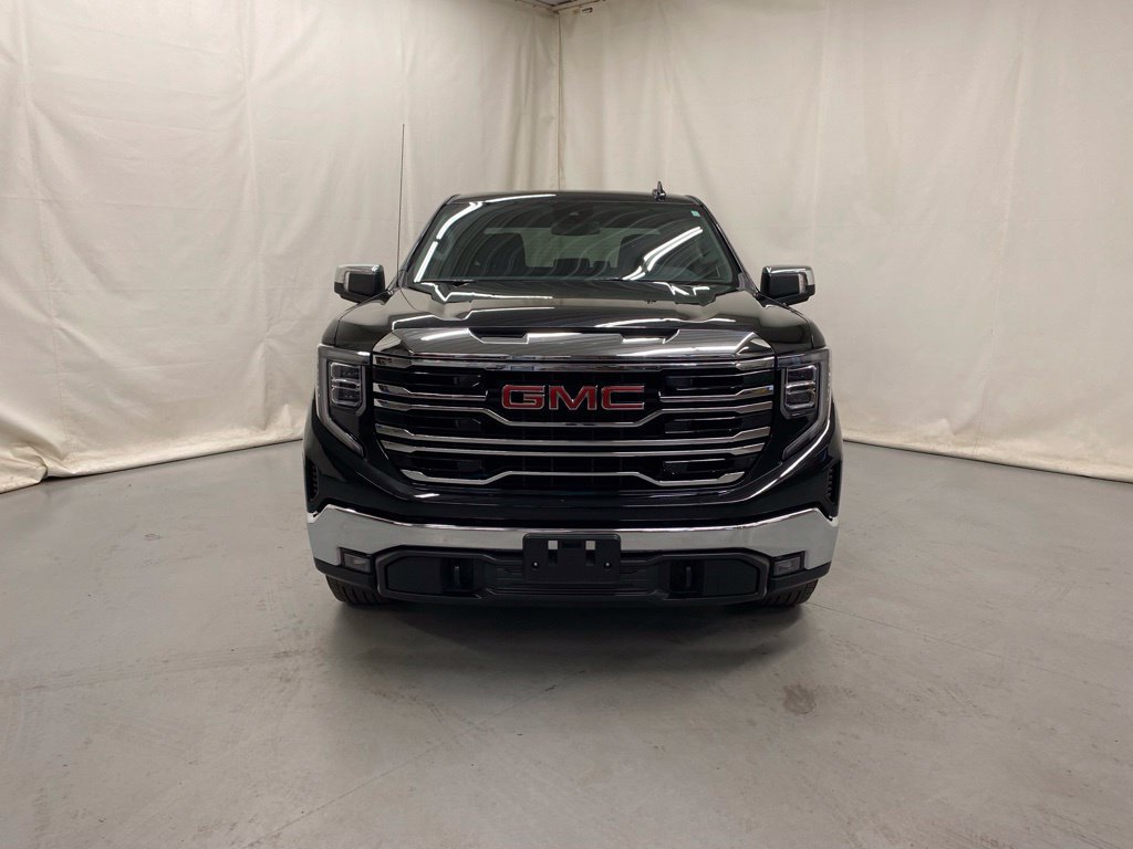 Used 2025 GMC Sierra 1500 SLT AWD/4WD image 3