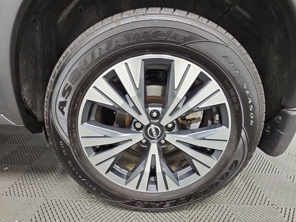 Used 2023 Nissan Rogue SV FWD image 40