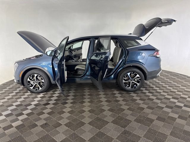Used 2024 Kia Sportage EX AWD/4WD image 11