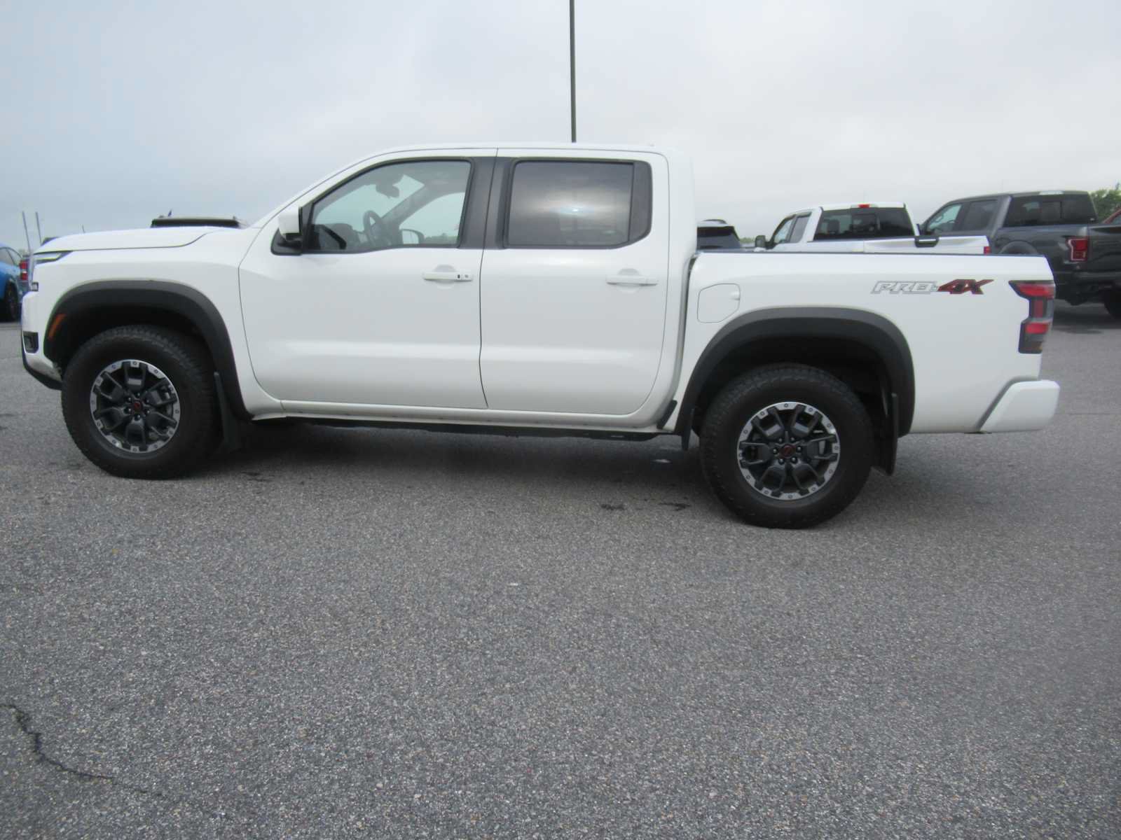 Used 2025 Nissan Frontier PRO-4X w/ Pro Convenience Package AWD/4WD image 8