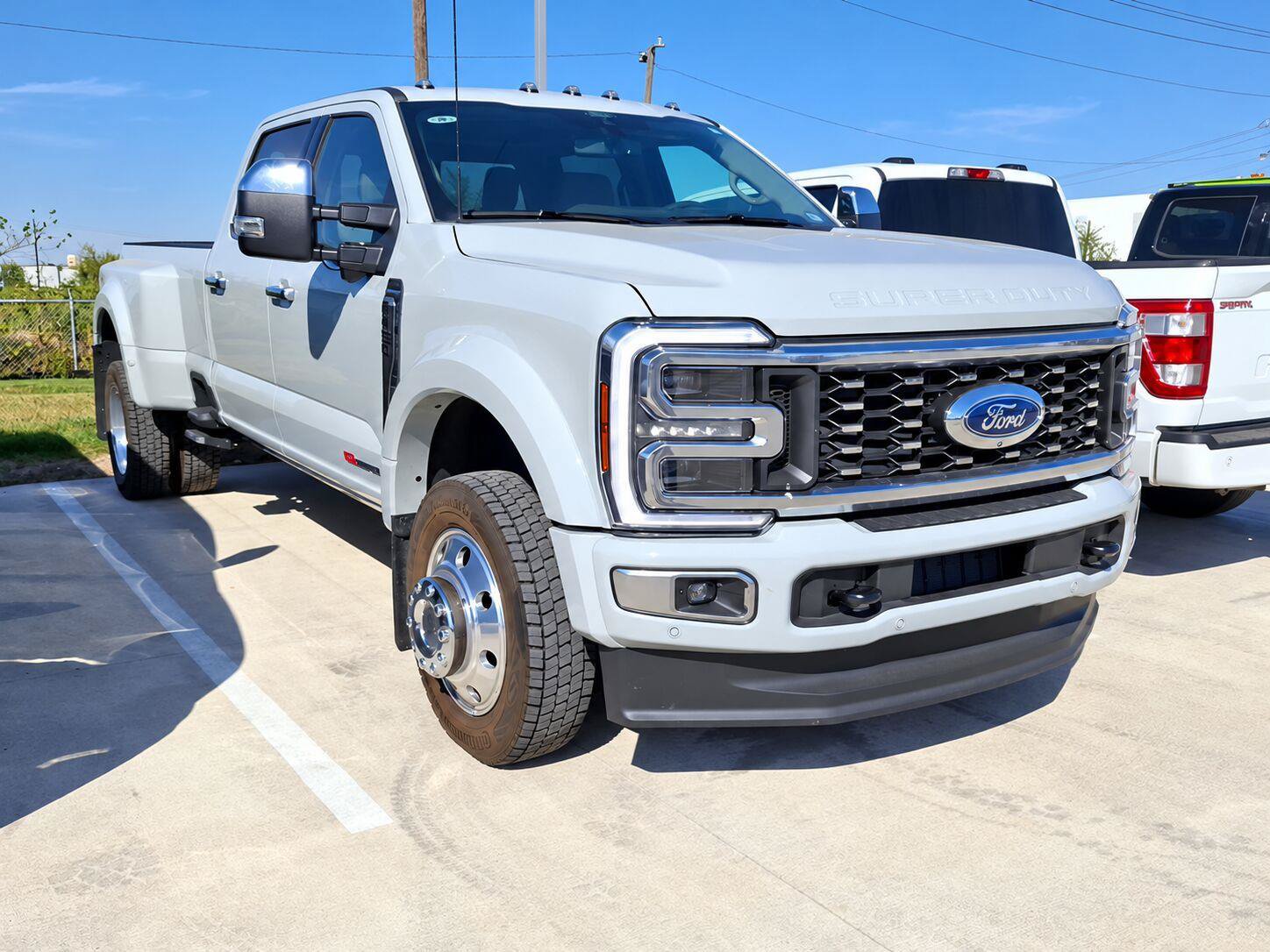 Used 2025 Ford F450 Platinum w/ Platinum Plus Package AWD/4WD image 6