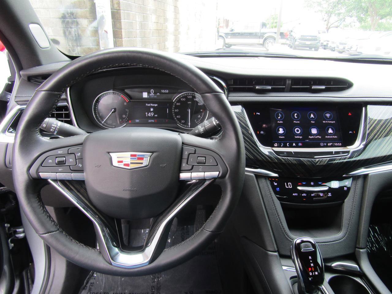 Used 2025 Cadillac XT6 Premium Luxury FWD image 18