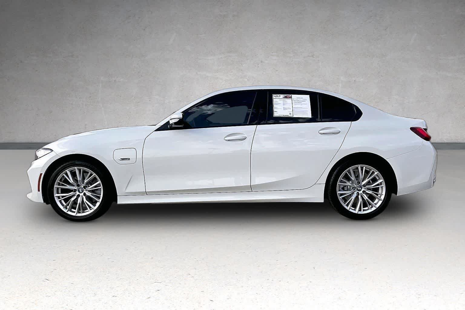Used 2023 BMW 330e RWD image 3