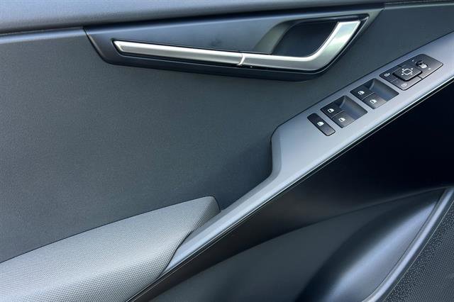 New 2026 Kia Niro LX image 11