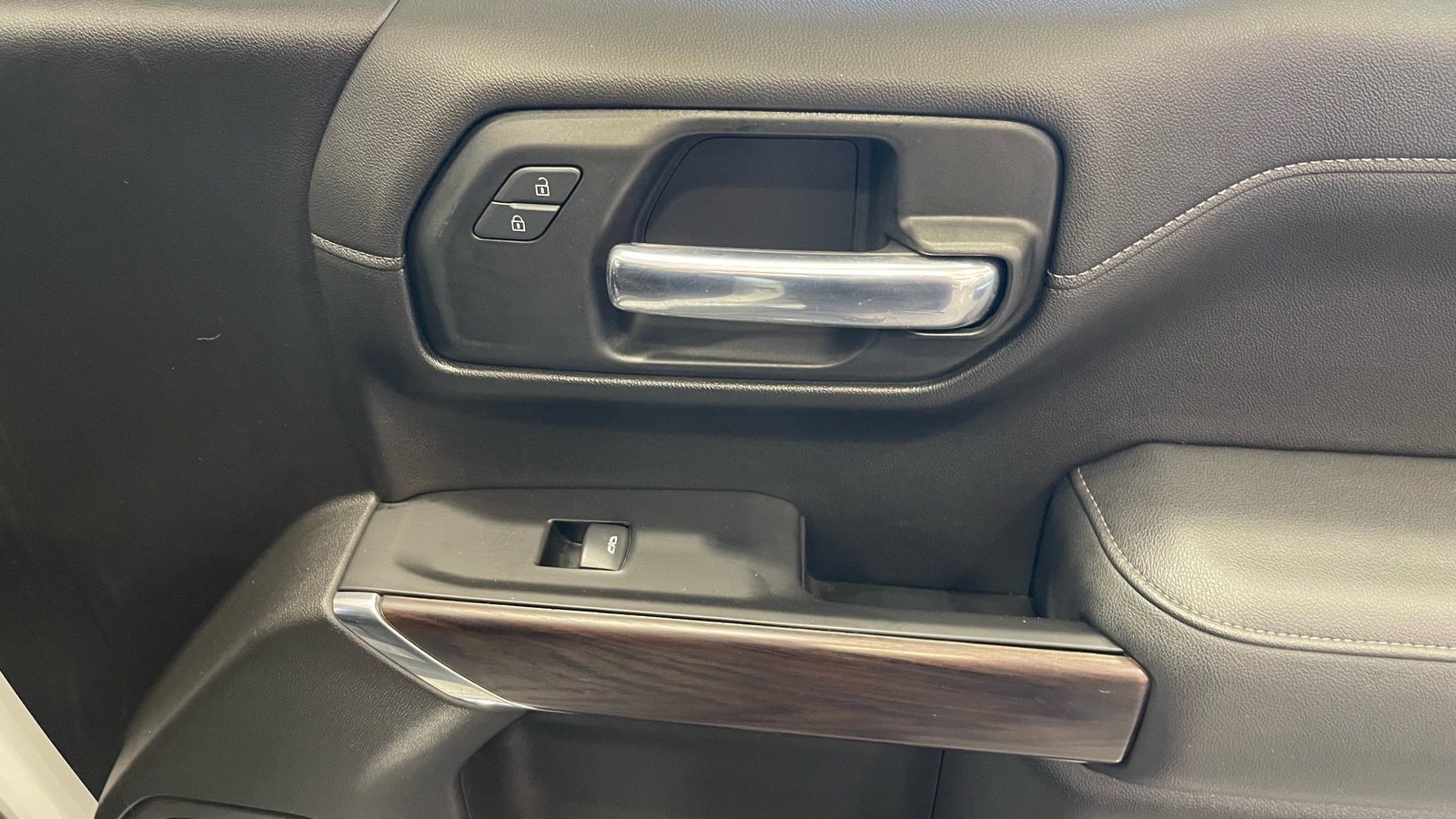 Used 2019 GMC Sierra 1500 SLT w/ SLT Premium Package image 39