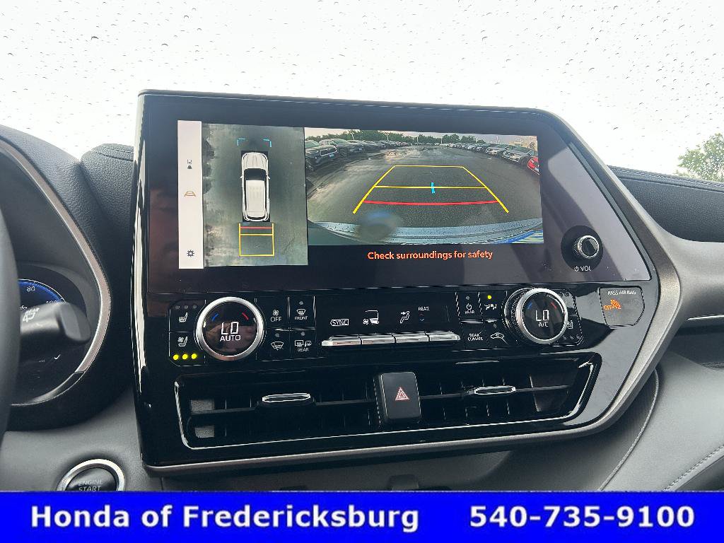 Used 2024 Toyota Highlander Limited AWD/4WD image 21