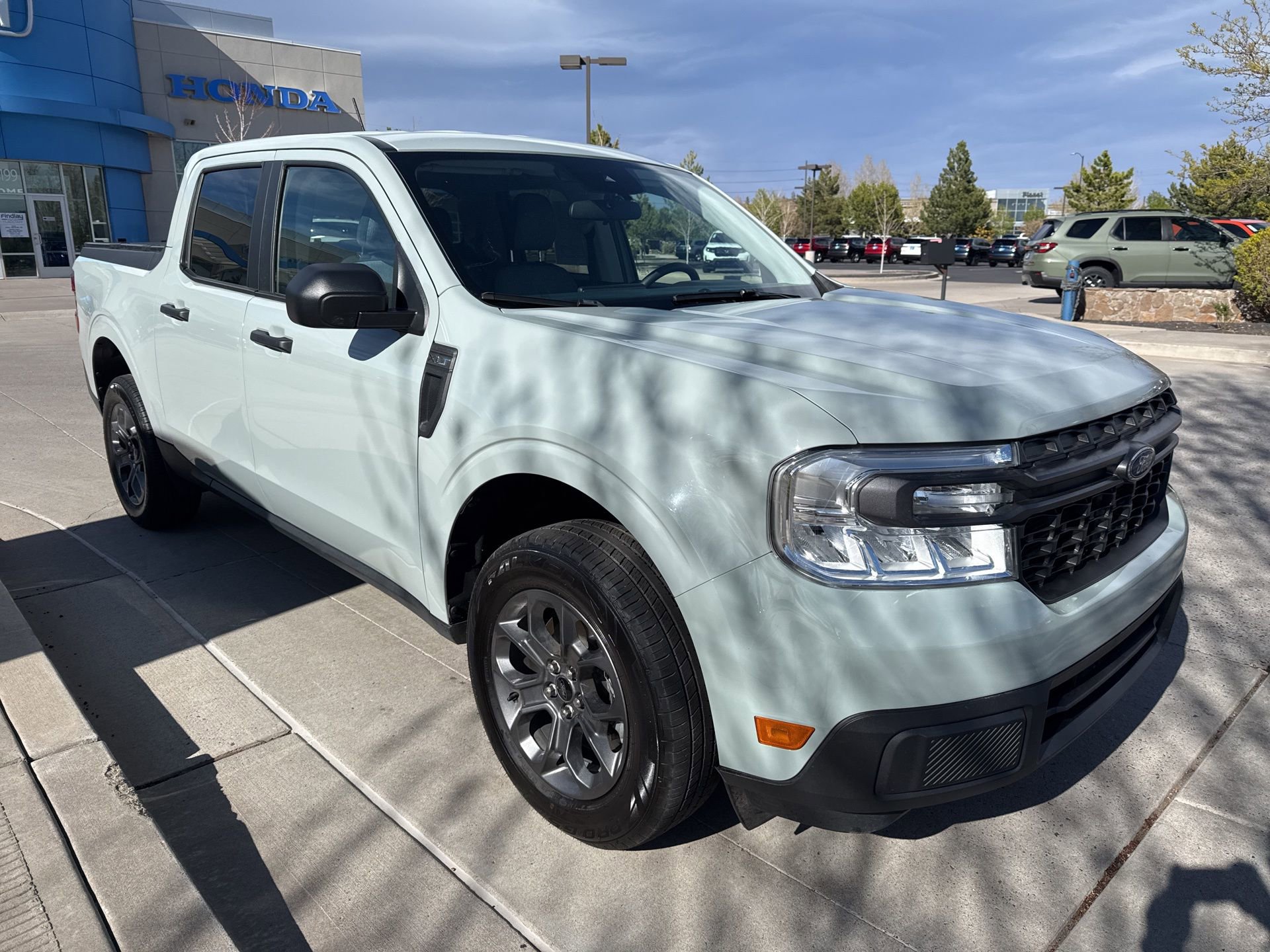 Used 2024 Ford Maverick XLT image 3