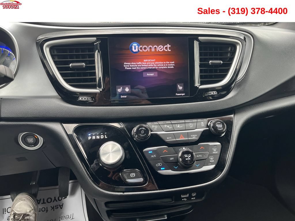 Used 2020 Chrysler Pacifica Touring-L w/ Advanced Safetytec Group FWD image 20