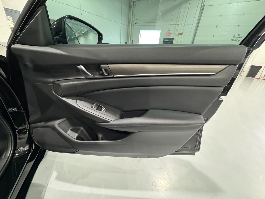 Used 2018 Honda Accord LX image 36
