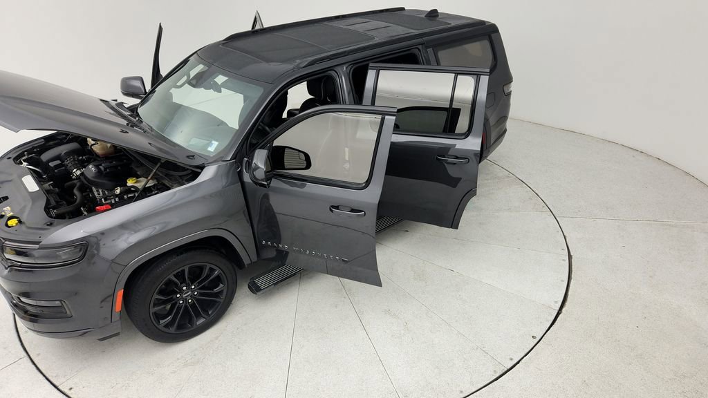 Used 2022 Jeep Grand Wagoneer Series II image 43