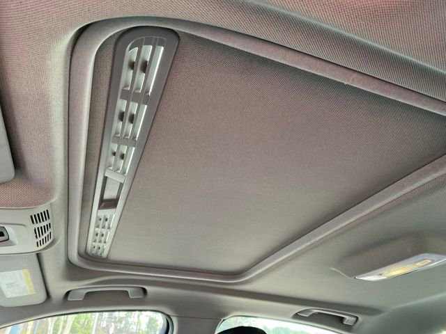 Used 2017 BMW 320i xDrive Sedan image 16