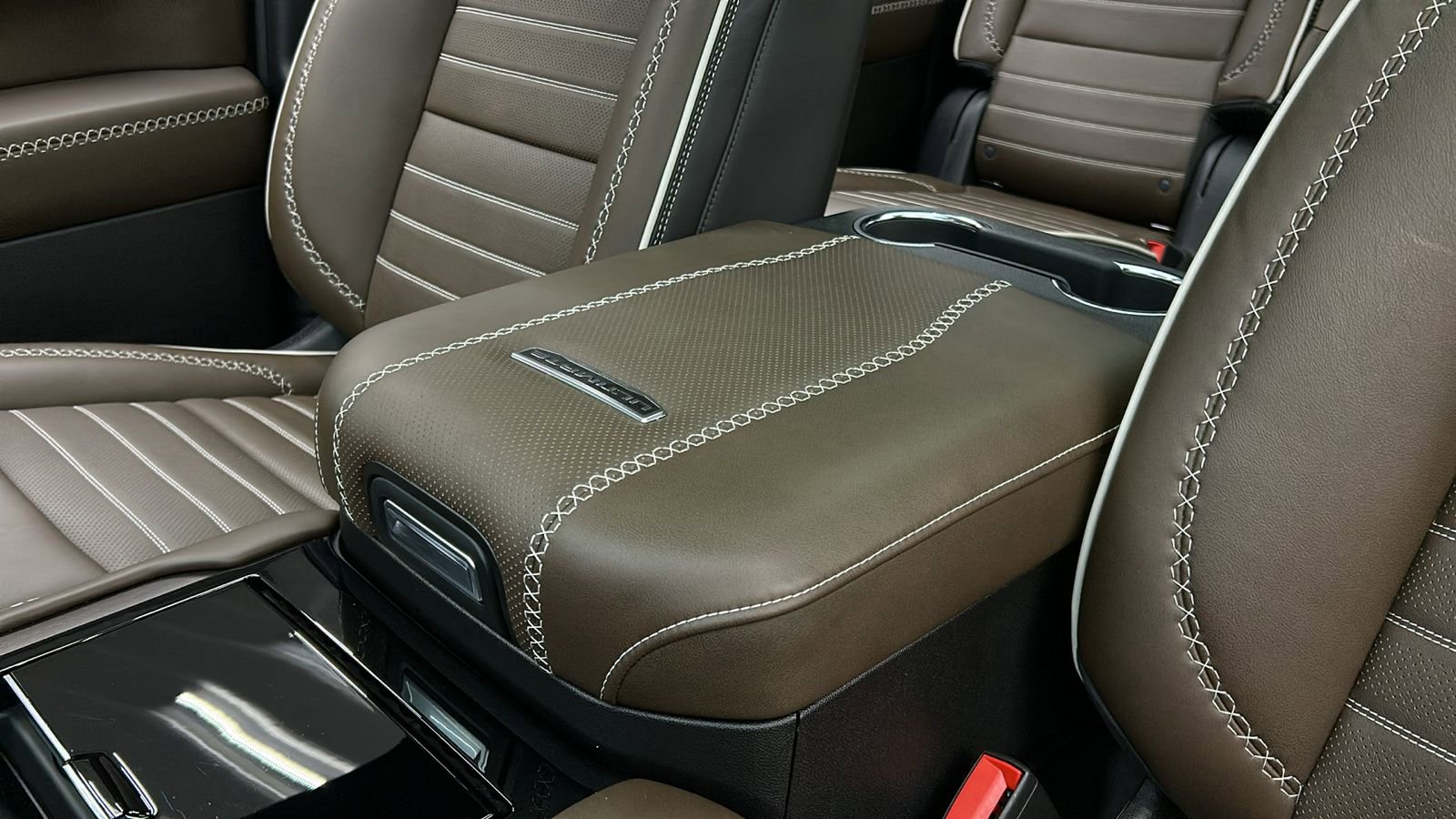 Used 2025 GMC Yukon XL Denali Ultimate image 31