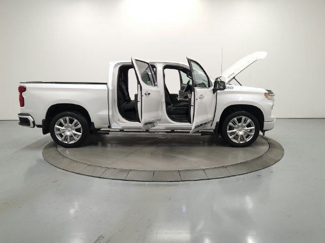 Used 2024 Chevrolet Silverado 1500 High Country w/ High Country Premium Package AWD/4WD image 45