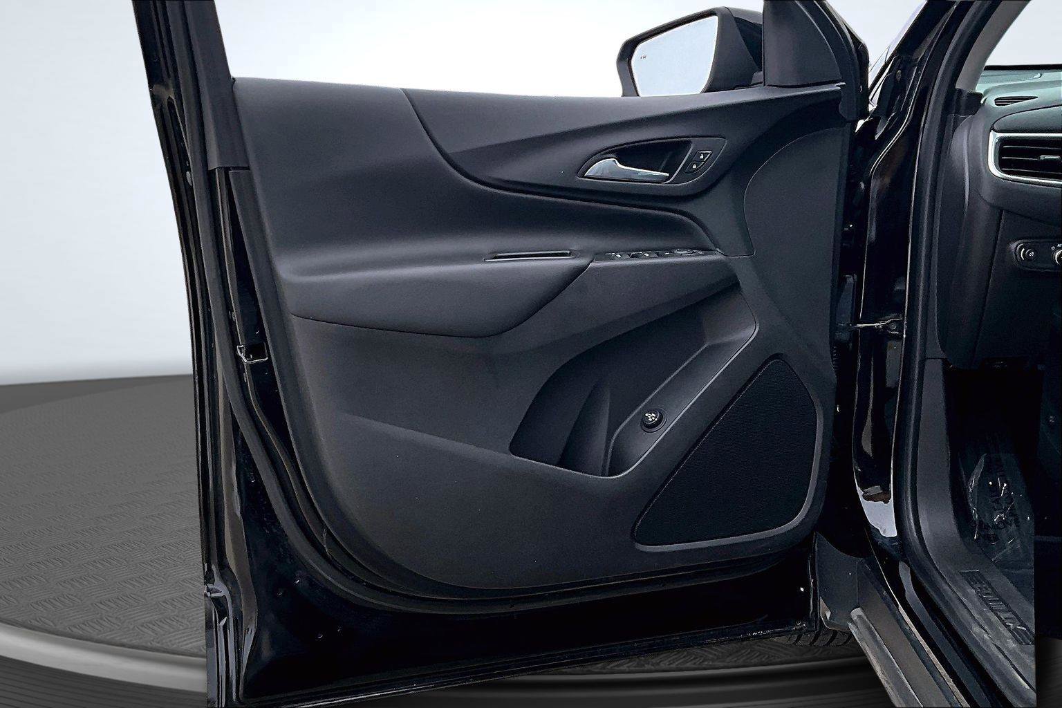 Used 2020 Chevrolet Equinox LT image 24