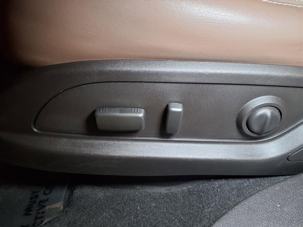 Used 2016 GMC Acadia SLT image 15