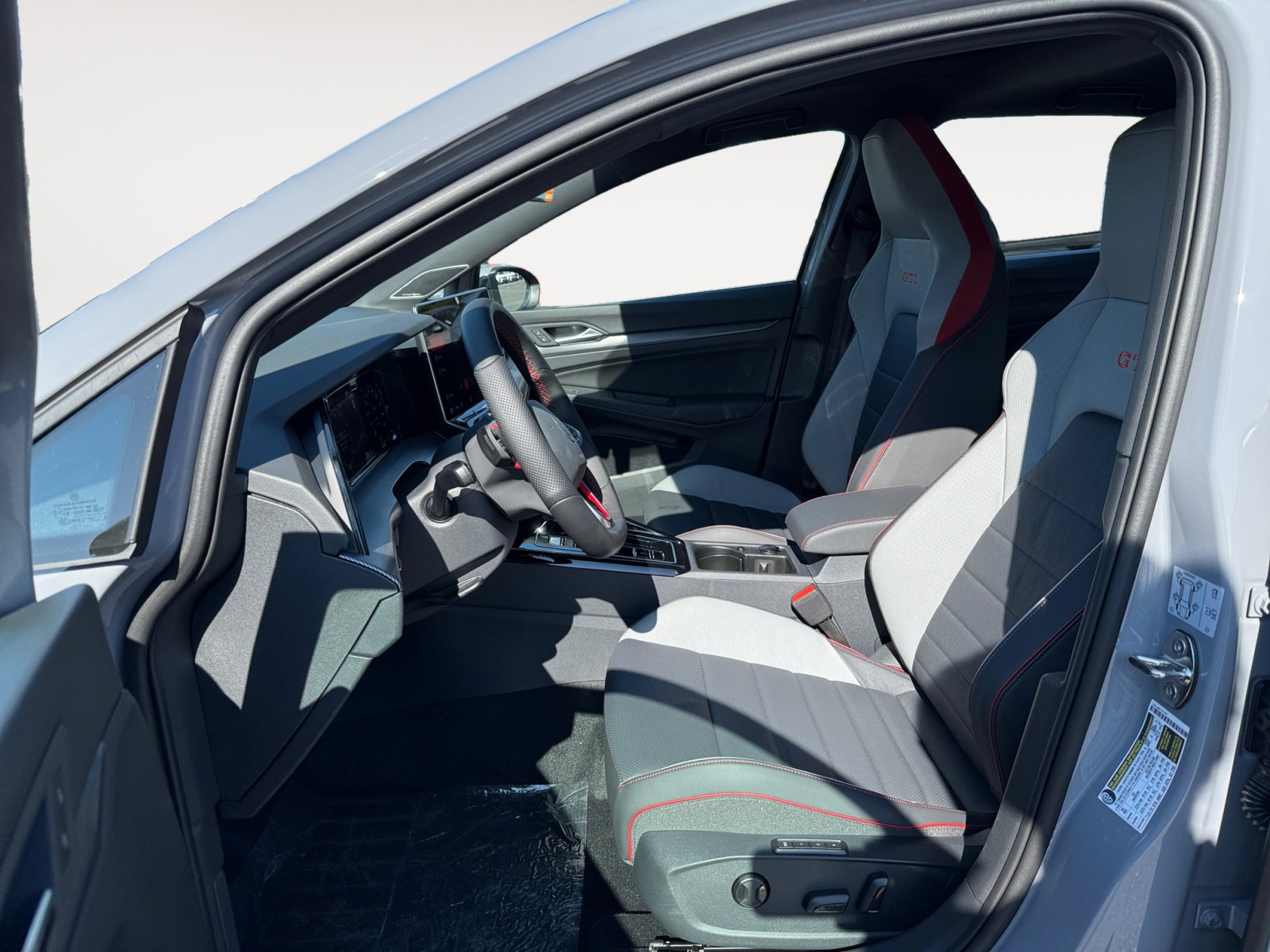 New 2025 Volkswagen GTI SE image 10