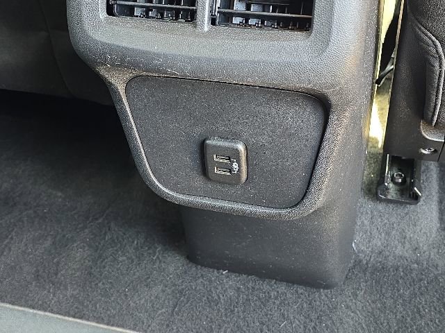 Used 2024 GMC Terrain SLE w/ Driver Convenience Package FWD image 17