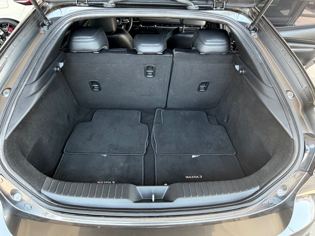 Used 2019 MAZDA MAZDA3 AWD Hatchback w/ Premium Pkg image 27