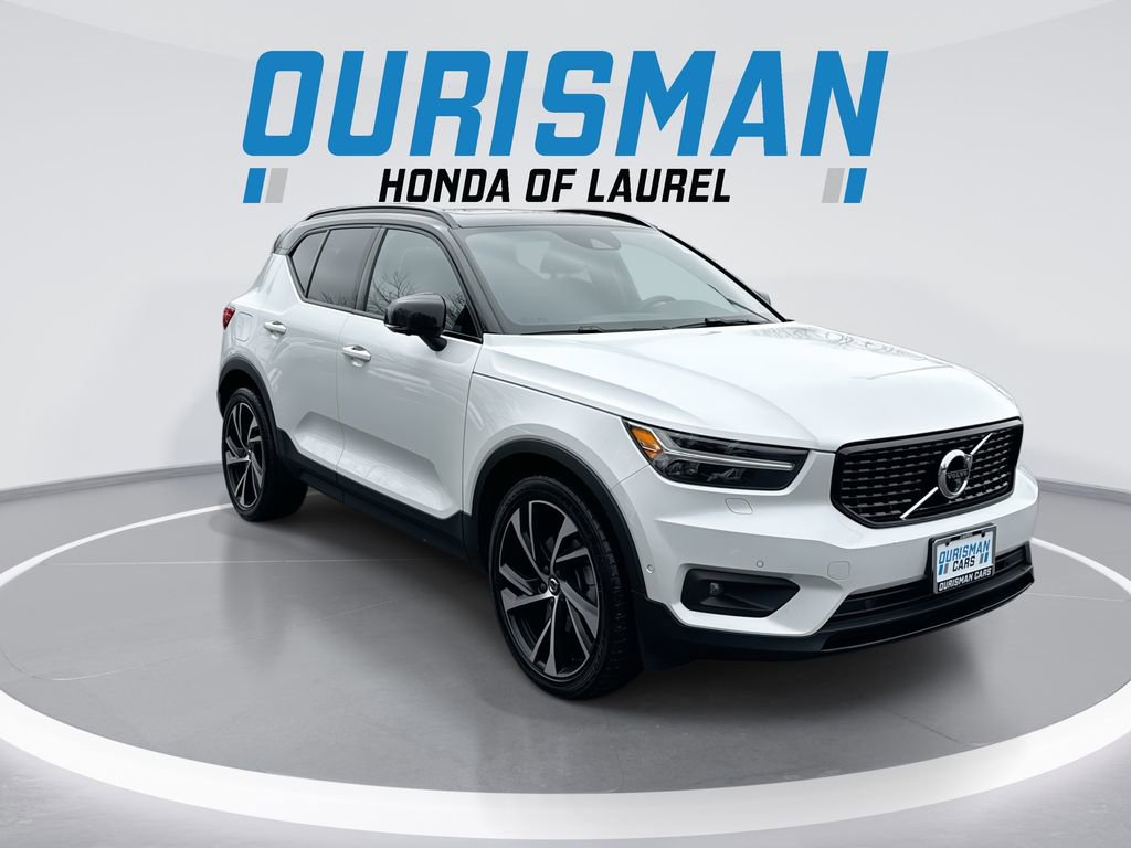 Used 2021 Volvo XC40 T5 R-Design w/ Advanced Package image 2