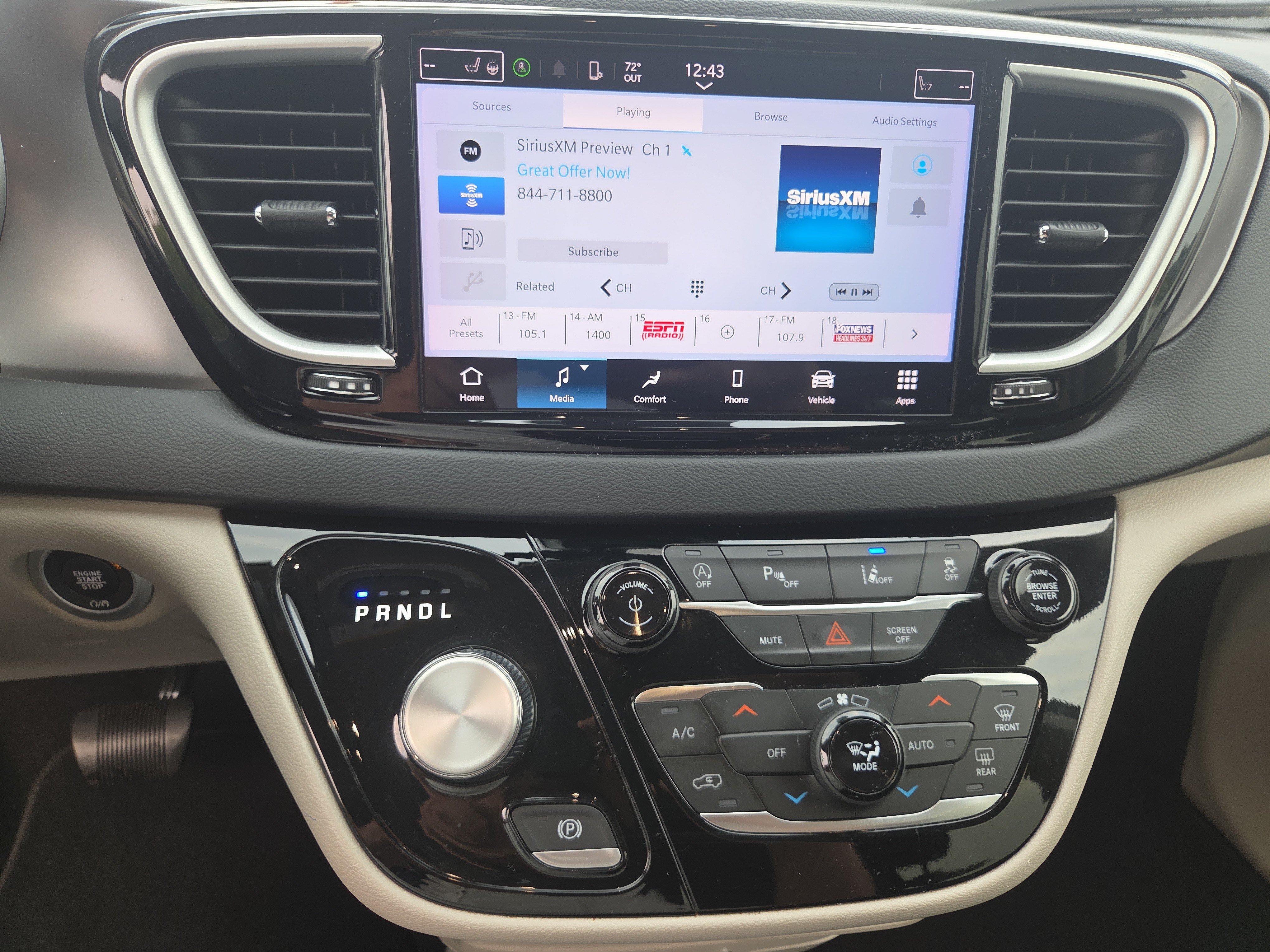 Certified 2023 Chrysler Pacifica Touring-L FWD image 25